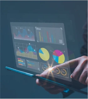 Dashboard de Gráficos sendo projetados na tela de um tablet